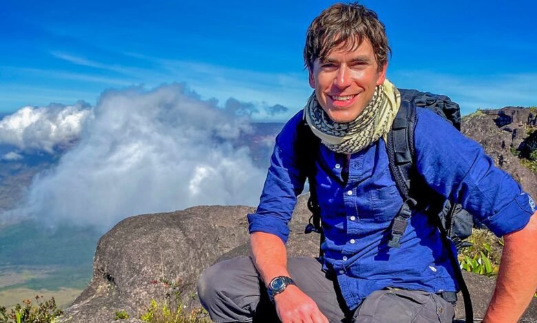 simon reeve tour